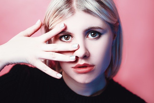 Eye Care眼部系列护理护肤品 – 减少浮肿、黑眼圈、抗衰老和防止皱纹和细纹出现