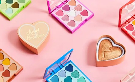 Revolution Beauty 龙虎榜上最畅销的明星产品