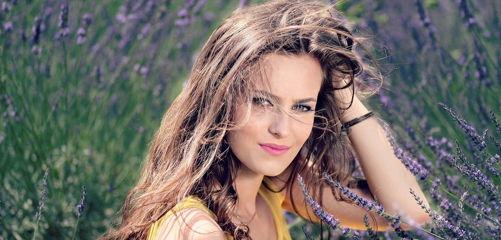 含有石榴提取物的最佳护肤产品