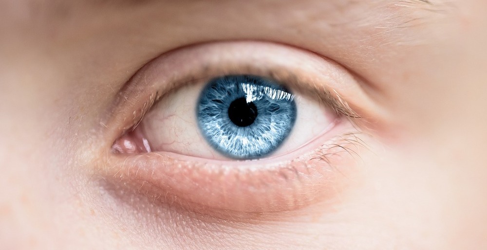 提亮眼底区域的流行护肤产品