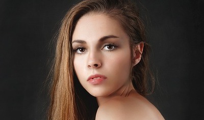 提亮肤色：肌肤年轻亮丽的策略