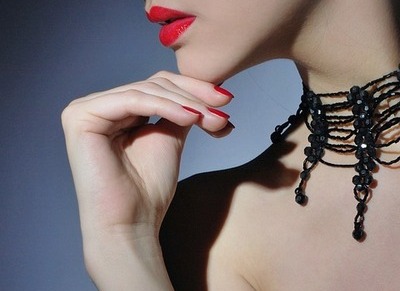 携手并进：提亮肌肤，焕发年轻容颜