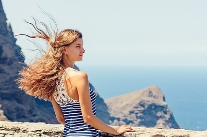 预算护肤：经济实惠的解决方案，打造年轻肤色